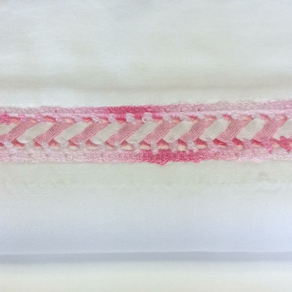 FINAL SALE PRICE Vintage White W/Pink Cutout Pillow Case Set - Picture 3 of 6